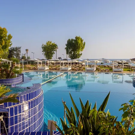 Capo Bay Ξενοδοχείο